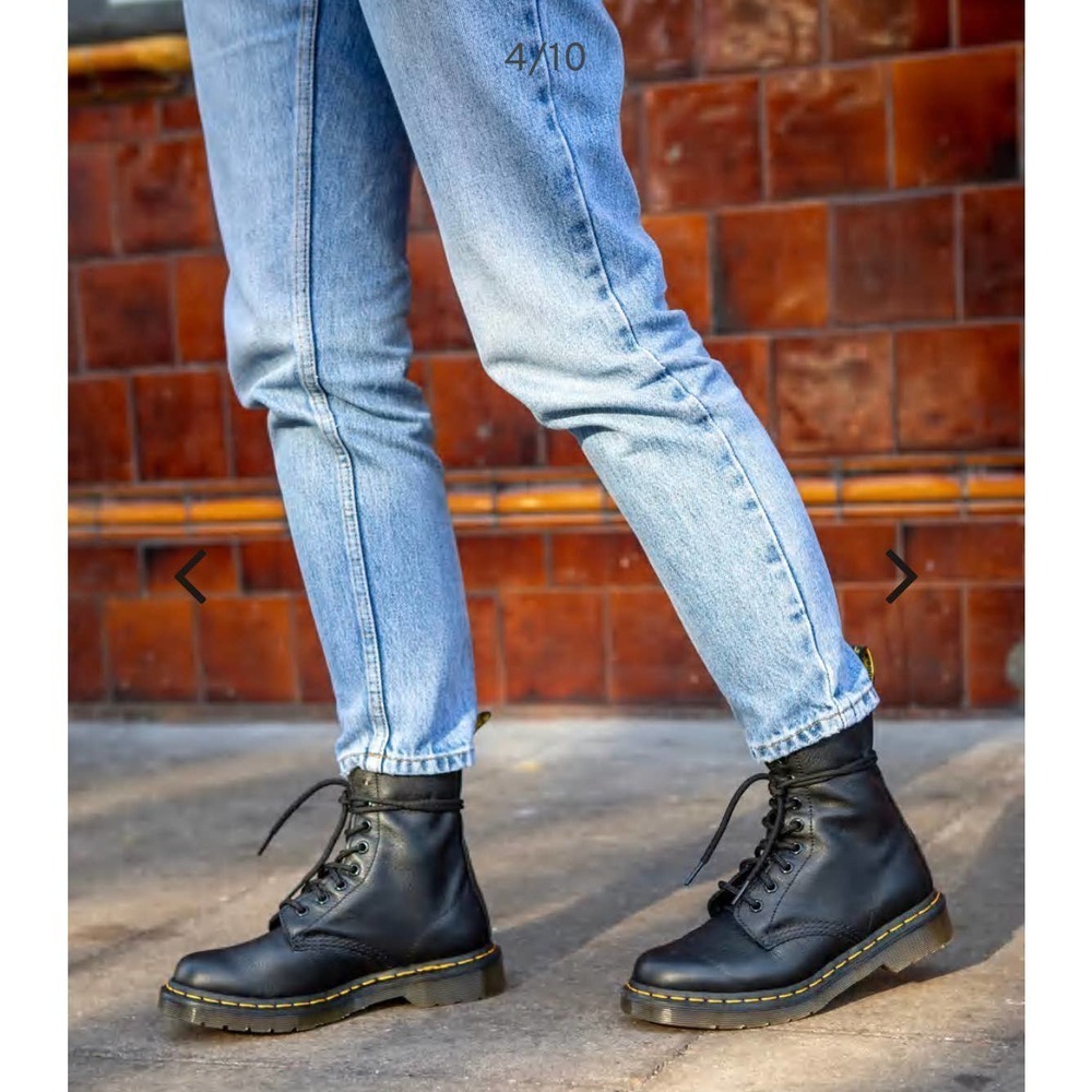 Womens Dr. Martens Pascal Virginia Leather Boots